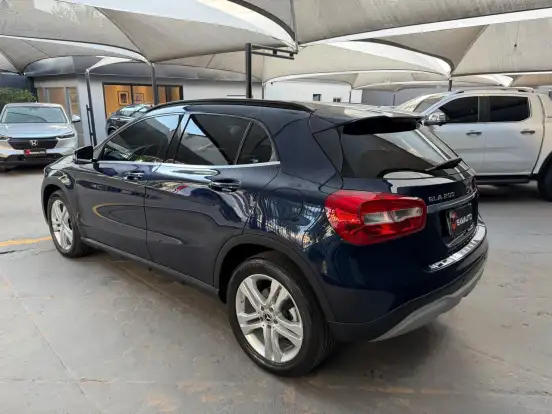 MERCEDES-BENZ-GLA 200-2018