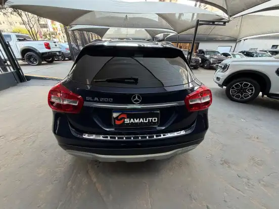 MERCEDES-BENZ-GLA 200-2018