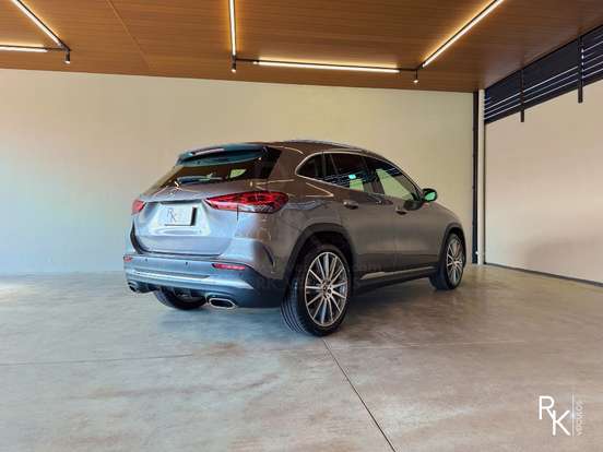 MERCEDES-BENZ-GLA 200-2021