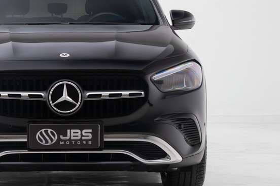 MERCEDES-BENZ-GLA 200-2024