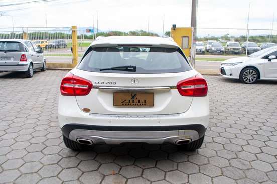 MERCEDES-BENZ-GLA 200-1.6 CGI ADVANCE 16V TURBO FLEX 4P AUTOMÁTICO MERCEDES-BENZ-GLA 200-2016