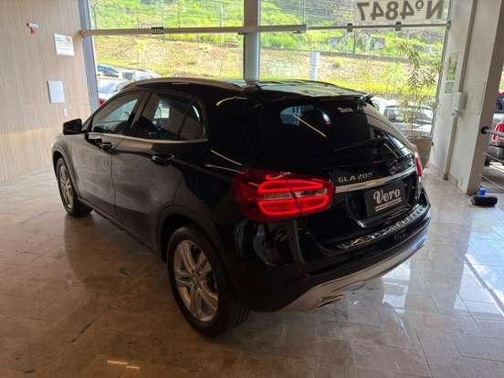 MERCEDES-BENZ-GLA 200-2017