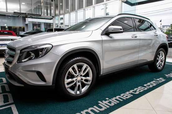 MERCEDES-BENZ-GLA 200-2017