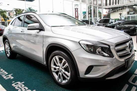 MERCEDES-BENZ-GLA 200-2017