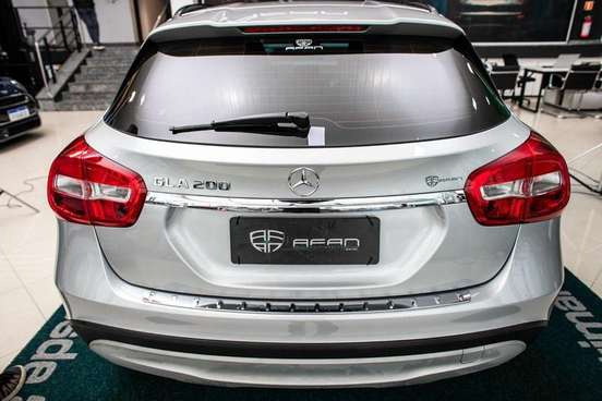 MERCEDES-BENZ-GLA 200-2017