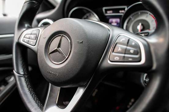 MERCEDES-BENZ-GLA 200-2017