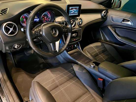 MERCEDES-BENZ-GLA 200-2015