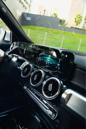 MERCEDES-BENZ-GLB 200-2021