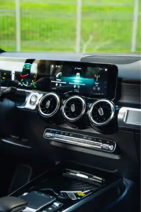 MERCEDES-BENZ-GLB 200-2021