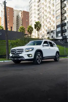 MERCEDES-BENZ-GLB 200-2021