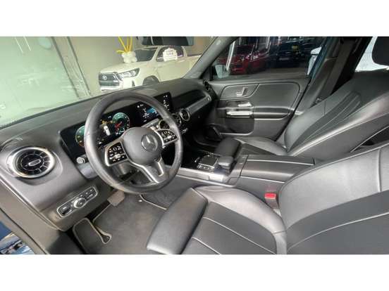 MERCEDES-BENZ-GLB 200-2021