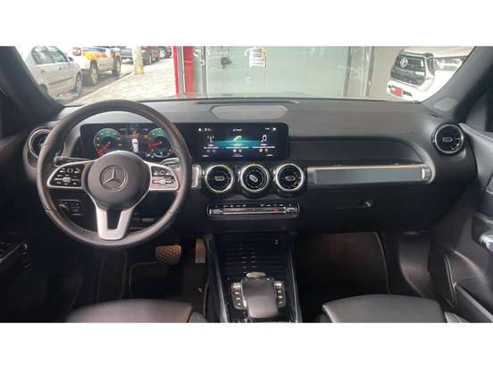 MERCEDES-BENZ-GLB 200-2021