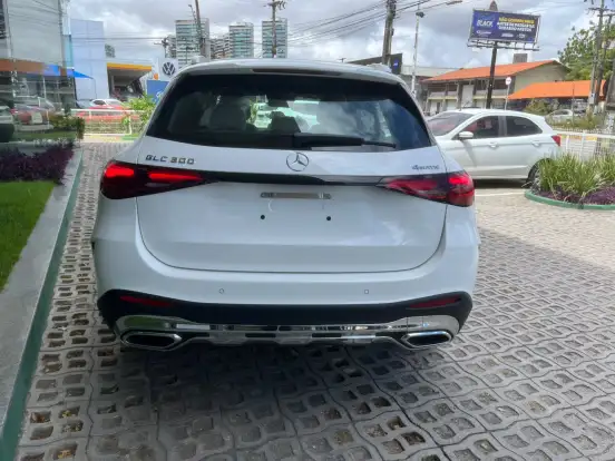 MERCEDES-BENZ-GLC 300-2026