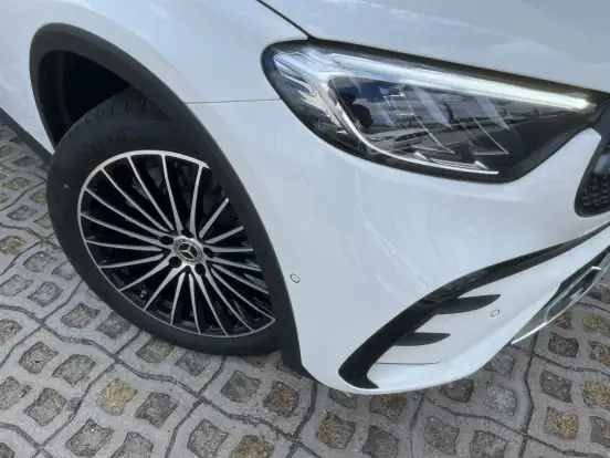 MERCEDES-BENZ-GLC 300-2026