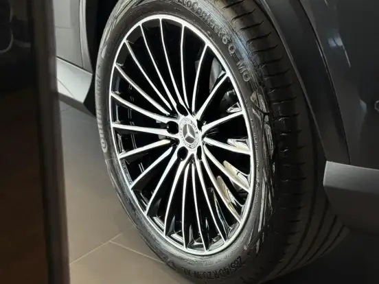 MERCEDES-BENZ-GLC 300-2026