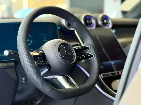 MERCEDES-BENZ-GLC 300-2026