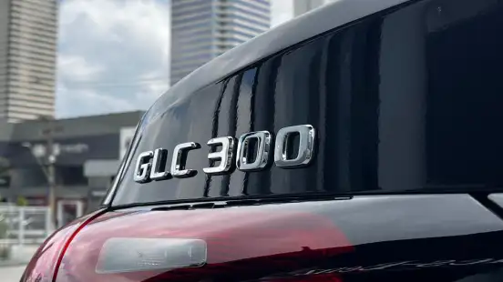 MERCEDES-BENZ-GLC 300-2026
