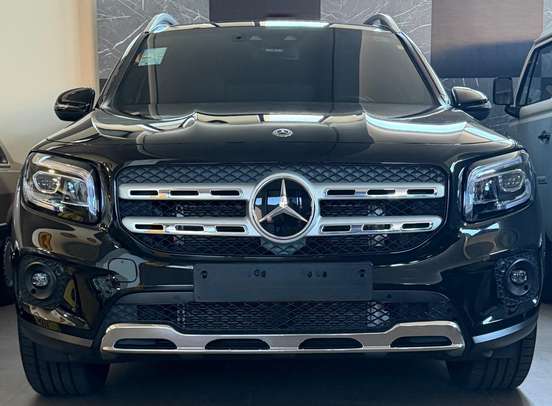 MERCEDES-BENZ-GLB 200-2021