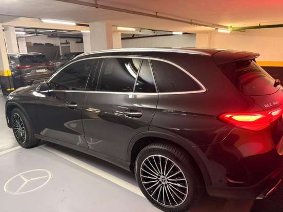 MERCEDES-BENZ-GLC 300-2025