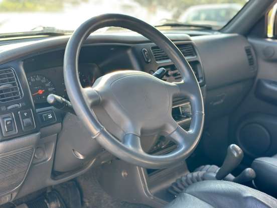 MITSUBISHI-L200-2006