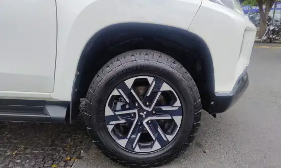 MITSUBISHI-L200 TRITON-2022