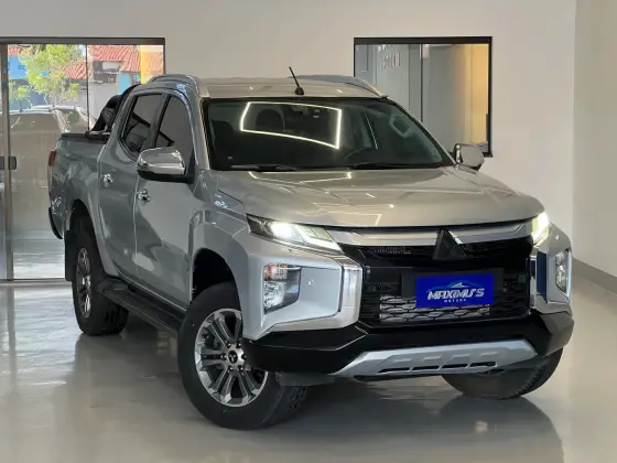MITSUBISHI L200 TRITON 2.4 16V TURBO DIESEL SPORT HPE-S CD 4P 4X4 AUTOMÁTICO