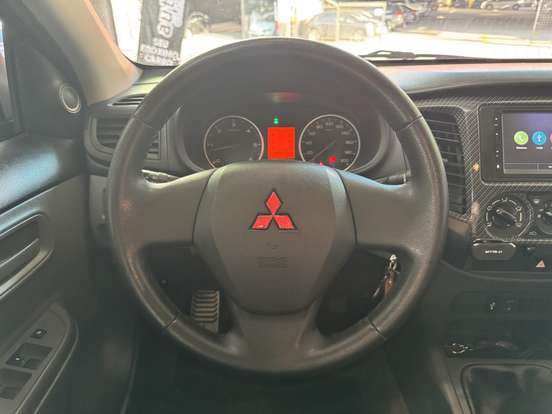 MITSUBISHI-L200 TRITON-2.4 16V TURBO DIESEL SPORT GLX CD 4P 4X4 MANUAL MITSUBISHI-L200 TRITON-2019