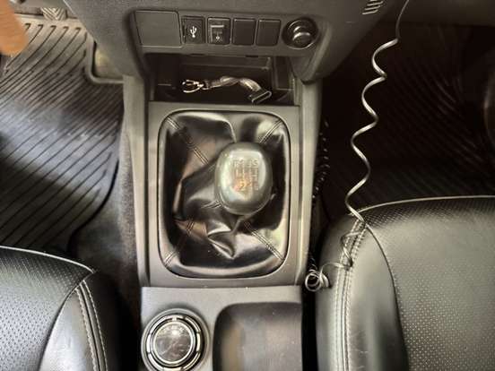 MITSUBISHI-L200 TRITON-2.4 16V TURBO DIESEL SPORT GLX CD 4P 4X4 MANUAL MITSUBISHI-L200 TRITON-2019