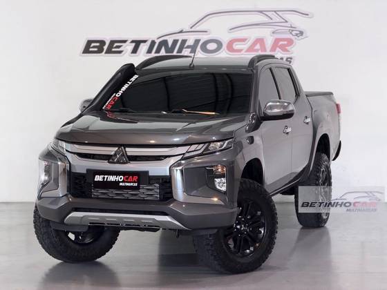 MITSUBISHI L200 TRITON 2.4 16V TURBO DIESEL SPORT HPE CD 4P 4X4 AUTOMÁTICO