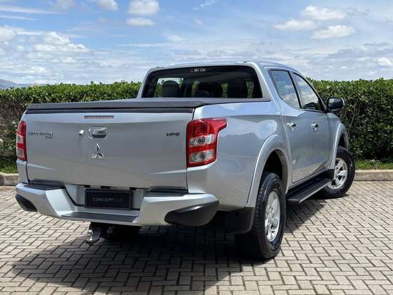 MITSUBISHI-L200 TRITON-2.4 16V TURBO DIESEL SPORT HPE TOP CD 4P 4X4 AUTOMÁTICO MITSUBISHI-L200 TRITON-2017
