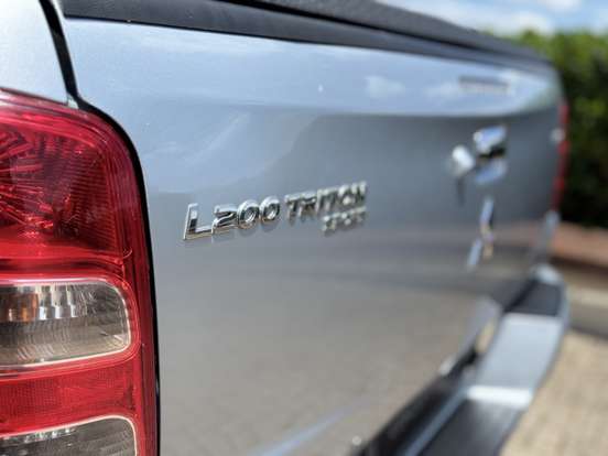 MITSUBISHI-L200 TRITON-2017