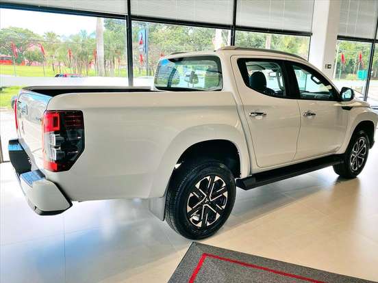 MITSUBISHI-L200 TRITON-2.4 16V TURBO DIESEL SPORT HPE-S CD 4P 4X4 AUTOMÁTICO MITSUBISHI-L200 TRITON-2024