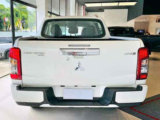 MITSUBISHI-L200 TRITON-2.4 16V TURBO DIESEL SPORT HPE-S CD 4P 4X4 AUTOMÁTICO MITSUBISHI-L200 TRITON-2024