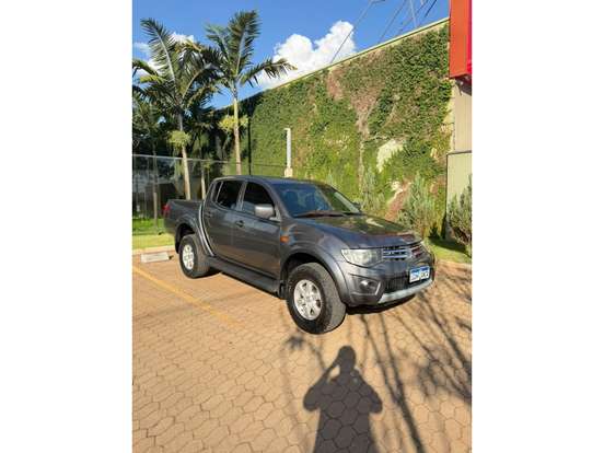 MITSUBISHI-L200 TRITON-2.4 HLS 4X2 CD 16V FLEX 4P MANUAL MITSUBISHI-L200 TRITON-2014