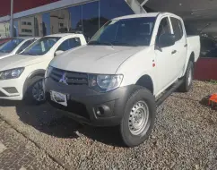 MITSUBISHI L200 TRITON 3.2 GL 4X4 CD 16V TURBO INTERCOLER DIESEL 4P MANUAL MITSUBISHI L200 TRITON 3.2 GL 4X4 CD 16V TURBO INTERCOLER DIESEL 4P MANUAL