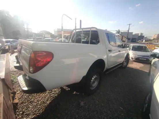MITSUBISHI-L200 TRITON-2016