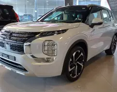 MITSUBISHI OUTLANDER 2.4 PHEV SIGNATURE S-AWC DHT MITSUBISHI OUTLANDER 2.4 PHEV SIGNATURE S-AWC DHT