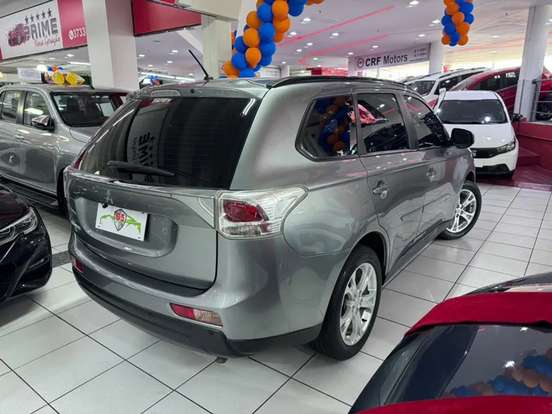 MITSUBISHI-OUTLANDER-2.0 16V GASOLINA 4P AUTOMÁTICO MITSUBISHI-OUTLANDER-2013