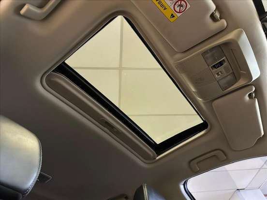 MITSUBISHI-OUTLANDER-2021