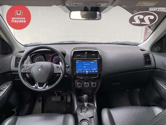 MITSUBISHI-OUTLANDER-2021