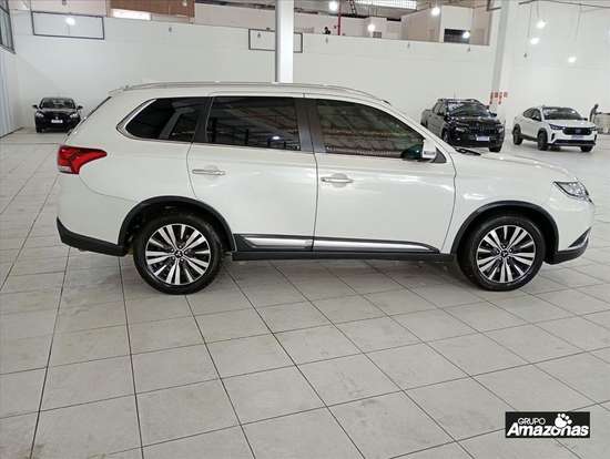 MITSUBISHI-OUTLANDER-2018
