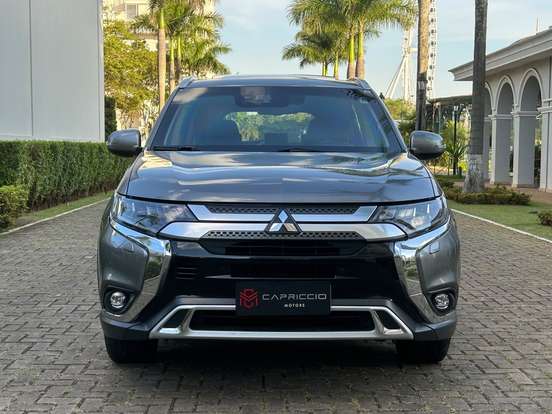 MITSUBISHI-OUTLANDER-2018