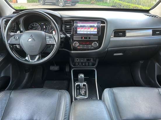 MITSUBISHI-OUTLANDER-3.0 MIVEC V6 GASOLINA HPE-S AWD AUTOMÁTICO MITSUBISHI-OUTLANDER-2018