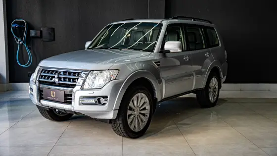 MITSUBISHI PAJERO 3.2 HPE 4X4 7 LUGARES 16V TURBO INTERCOOLER DIESEL 4P AUTOMÁTICO