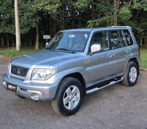 MITSUBISHI-PAJERO-2005