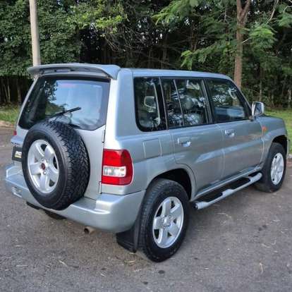 MITSUBISHI-PAJERO-2005