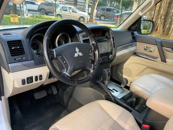 MITSUBISHI-PAJERO FULL-3.8 HPE 4X4 V6 24V GASOLINA 4P AUTOMÁTICO MITSUBISHI-PAJERO FULL-2017