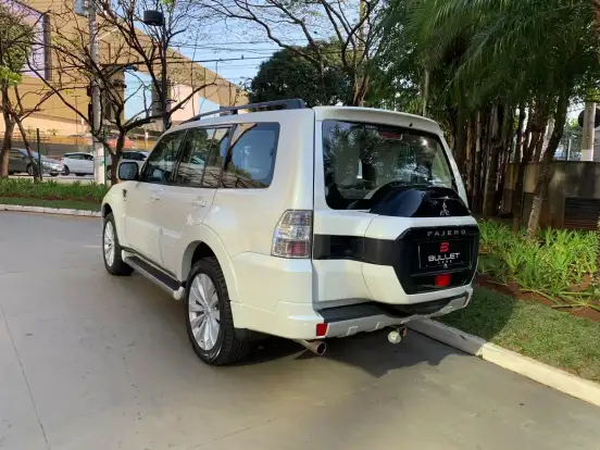 MITSUBISHI-PAJERO FULL-3.8 HPE 4X4 V6 24V GASOLINA 4P AUTOMÁTICO MITSUBISHI-PAJERO FULL-2017