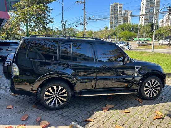 MITSUBISHI-PAJERO FULL-3.2 HPE 4X4 16V TURBO INTERCOOLER DIESEL 4P AUTOMÁTICO MITSUBISHI-PAJERO FULL-2017