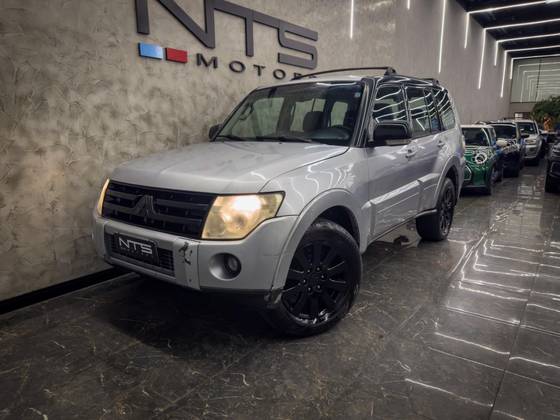MITSUBISHI PAJERO FULL 3.8 GLS 4X4 V6 24V GASOLINA 4P AUTOMÁTICO